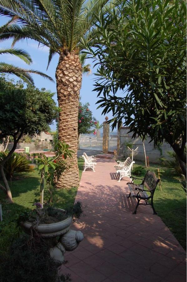 Le Zagare Apartments Sant'Alessio Siculo Exterior photo