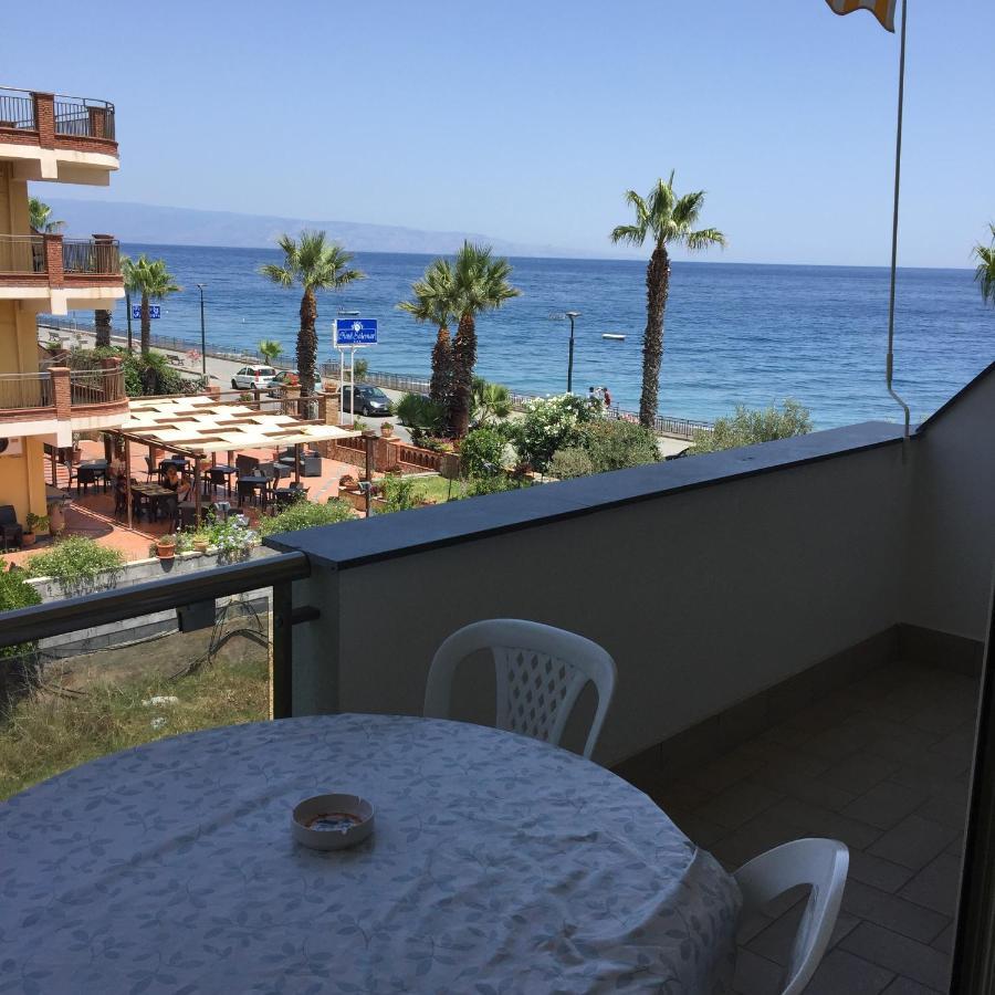 Le Zagare Apartments Sant'Alessio Siculo Exterior photo
