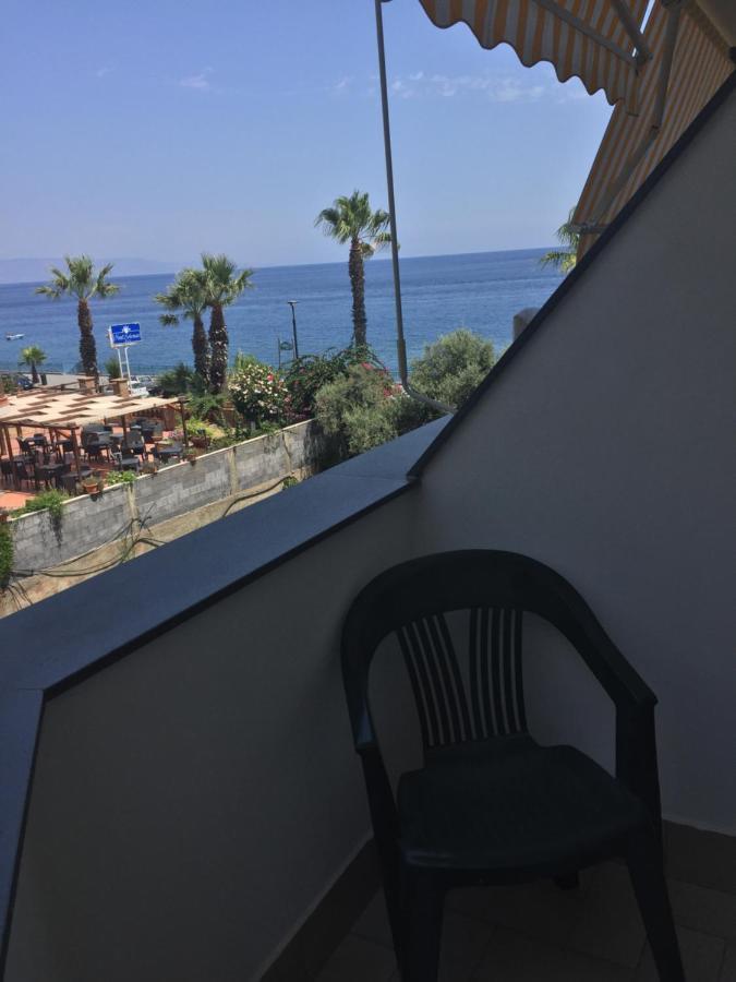Le Zagare Apartments Sant'Alessio Siculo Exterior photo
